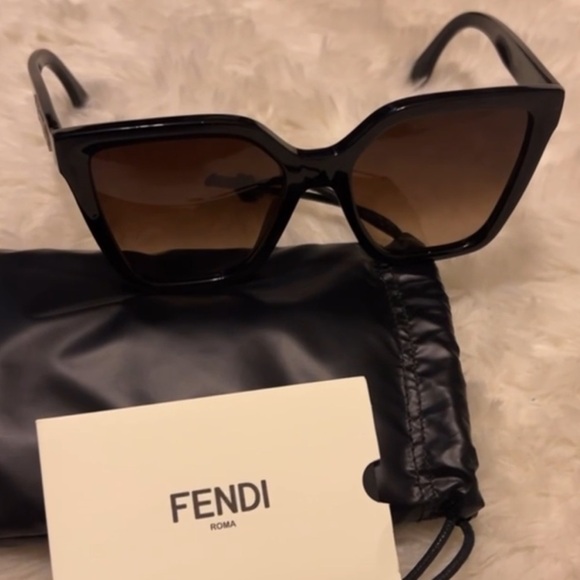 Fendi Women's Sunglasses with Black Frame and Brown Lenses - Picture 1 of 4